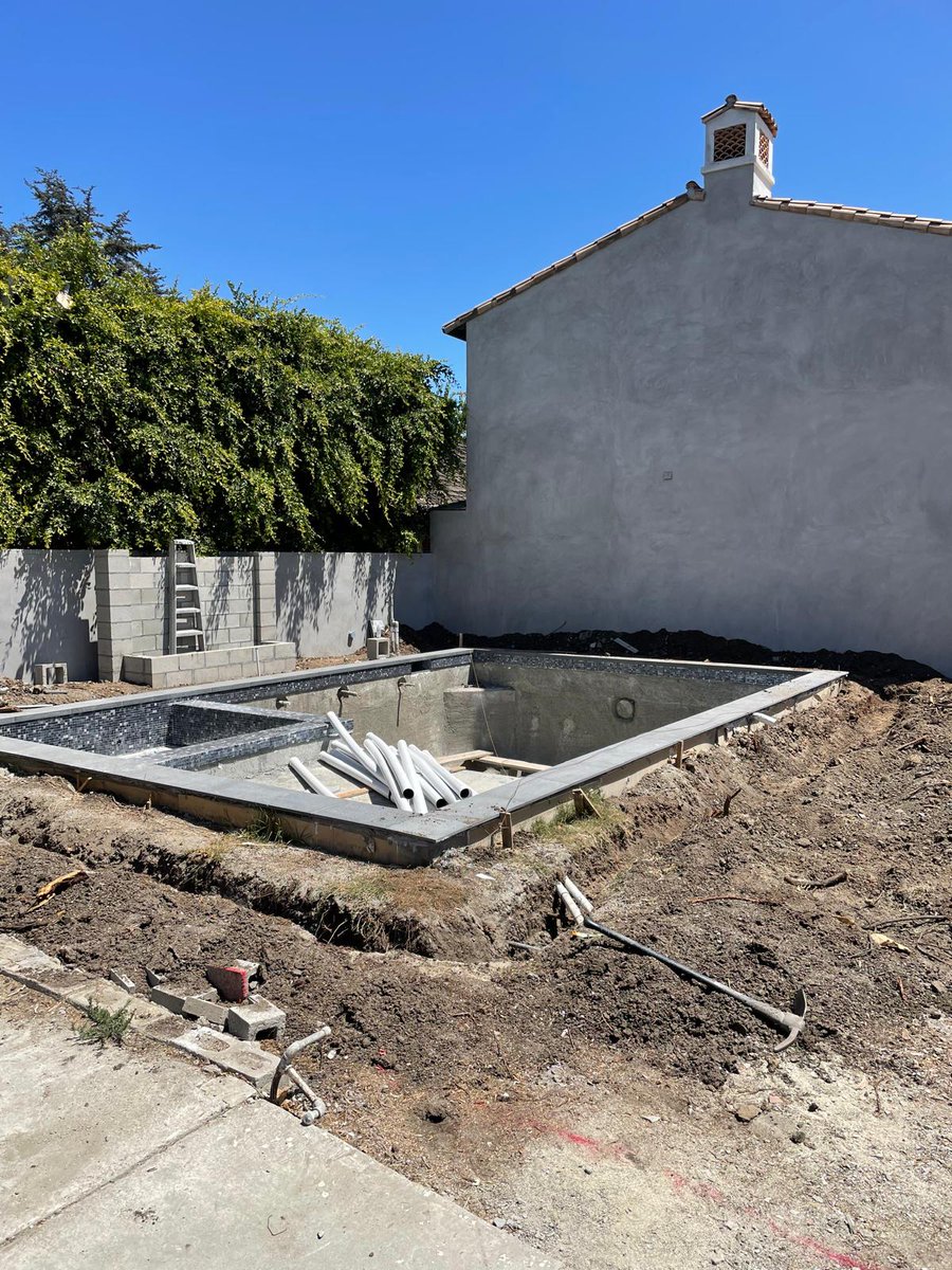 GreenTechRemo's tweet image. 🌞🏊‍♂️ Summer’s coming! Upgrade your backyard with a custom pool from Green Tech Remodeling &amp;amp; Design, featuring a relaxing waterfall! 🌊 DM us for a free consultation! #PoolGoals #WaterfallFeature #SummerReady #GreenTechRemodeling