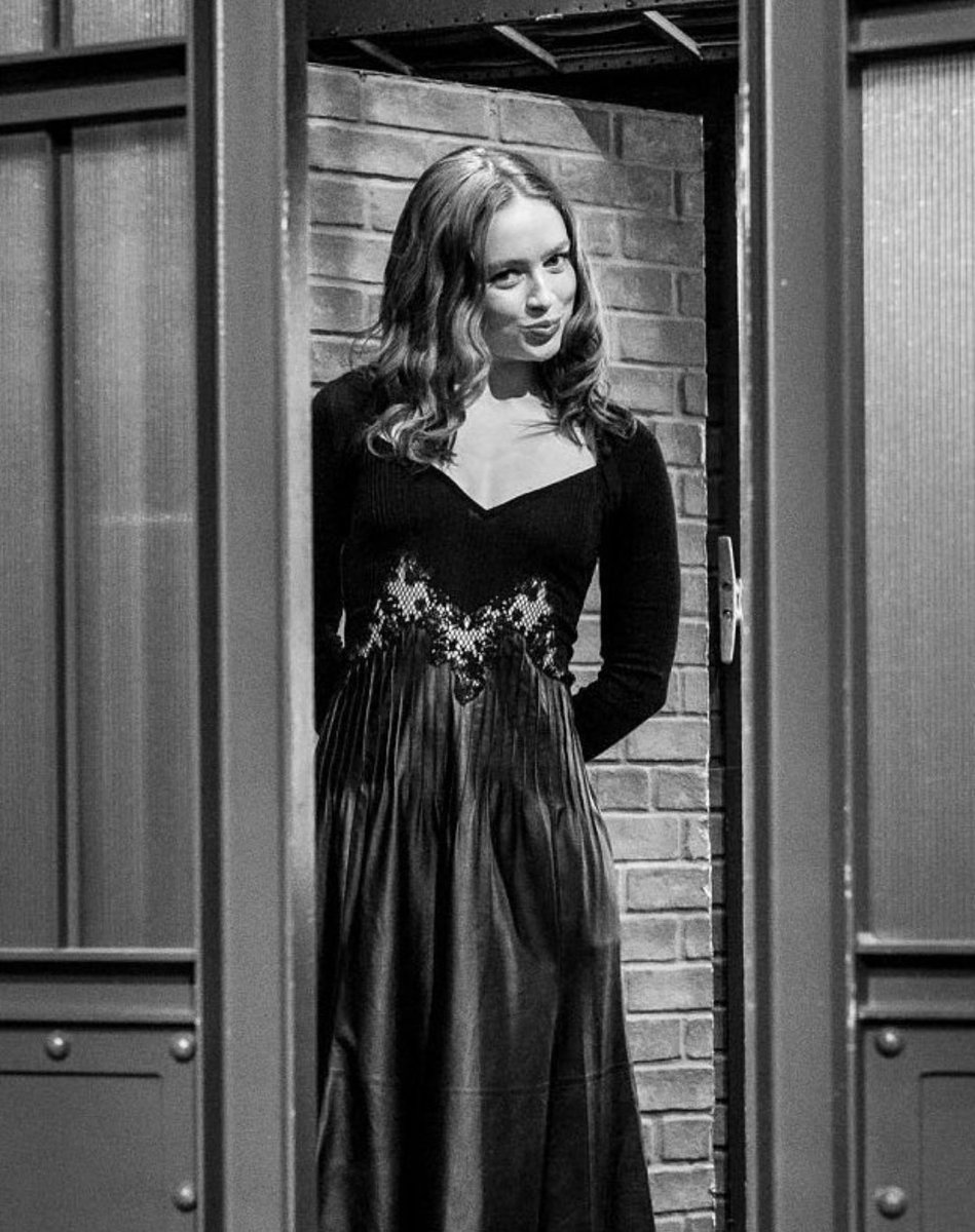 sadie sink black dress This black dress Sadie Sink wore in the All Too Well short film? I look a lot like her and I would love to make it my prom dress!:) : r/findfashion