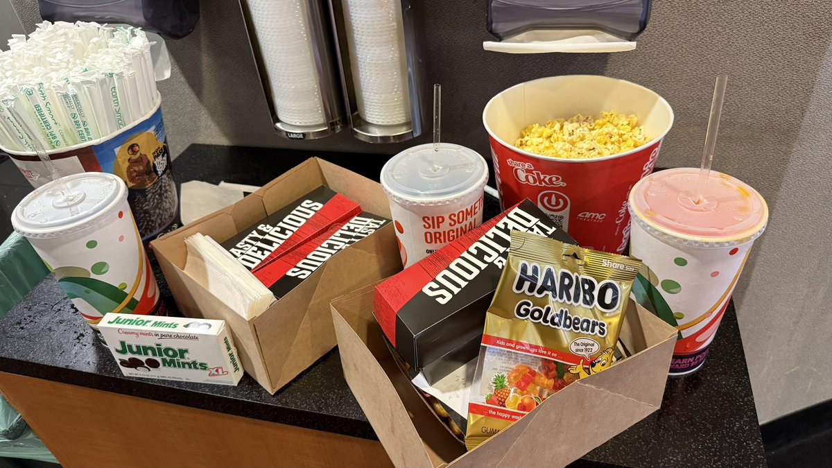zeeGGGee's tweet photo. Lezz go! @AMCTheatres
#SupportAMC
#AMCTheatres
#AMC https://t.co/N1Cl84Yfwn