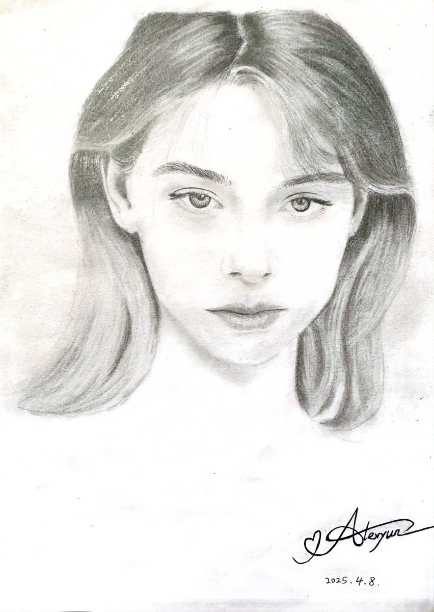 Alexyun666's tweet photo. @laurenjdg It is finally done hope you like it. if you think it is good, so don’t hesitate to give it a like.👍👍#laurendegraaf #model #beauty #aesthetic  #pencil #drawing #art #artist #daily #share #pretty #like #likeandfollow #lauren https://t.co/BePdGLD9QR