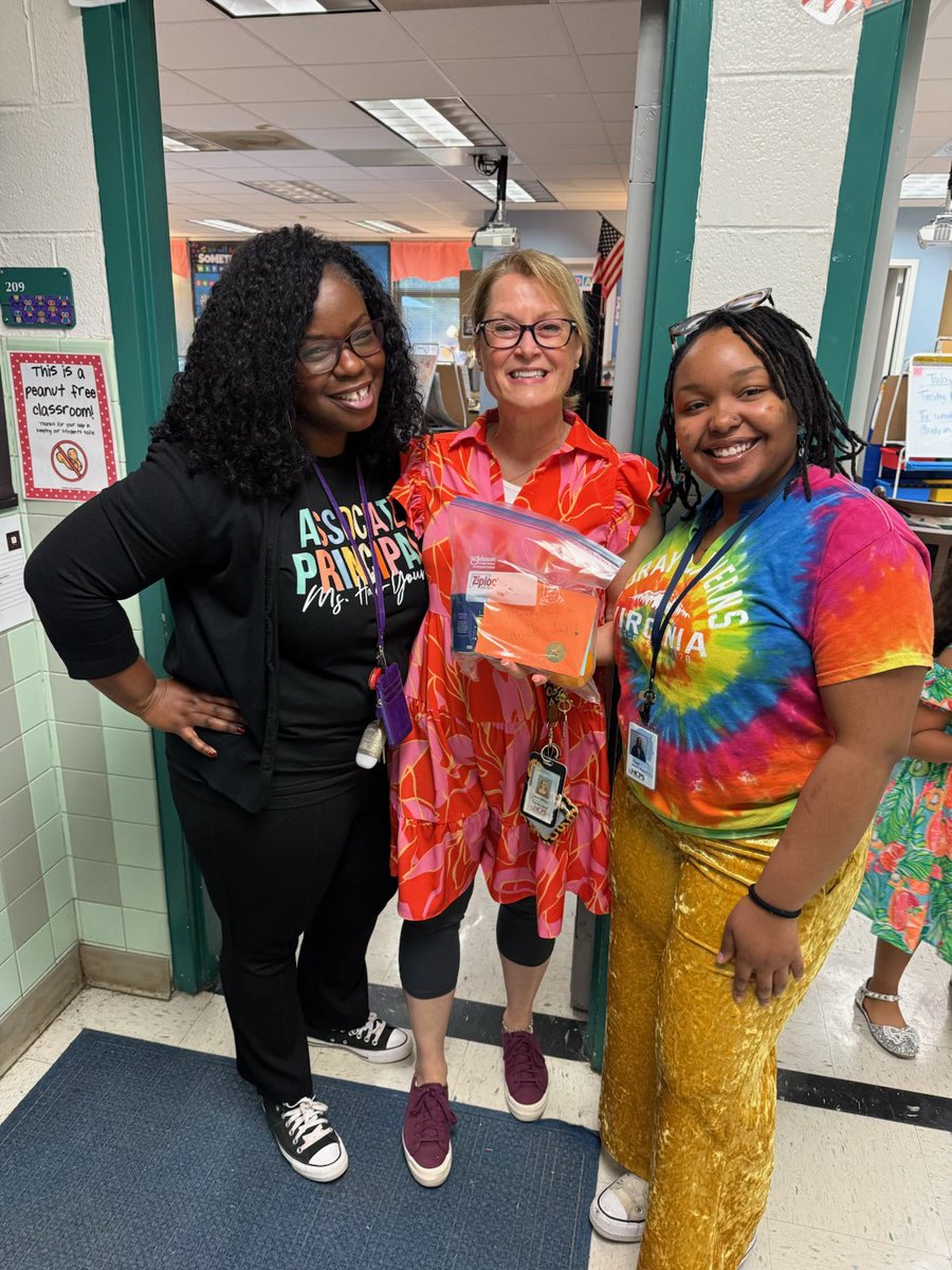 FairOaksHCPS's tweet image. Rainbow and Tie-Dye Day: Keep our colors going. #Attendancematters #GrowingGreatness