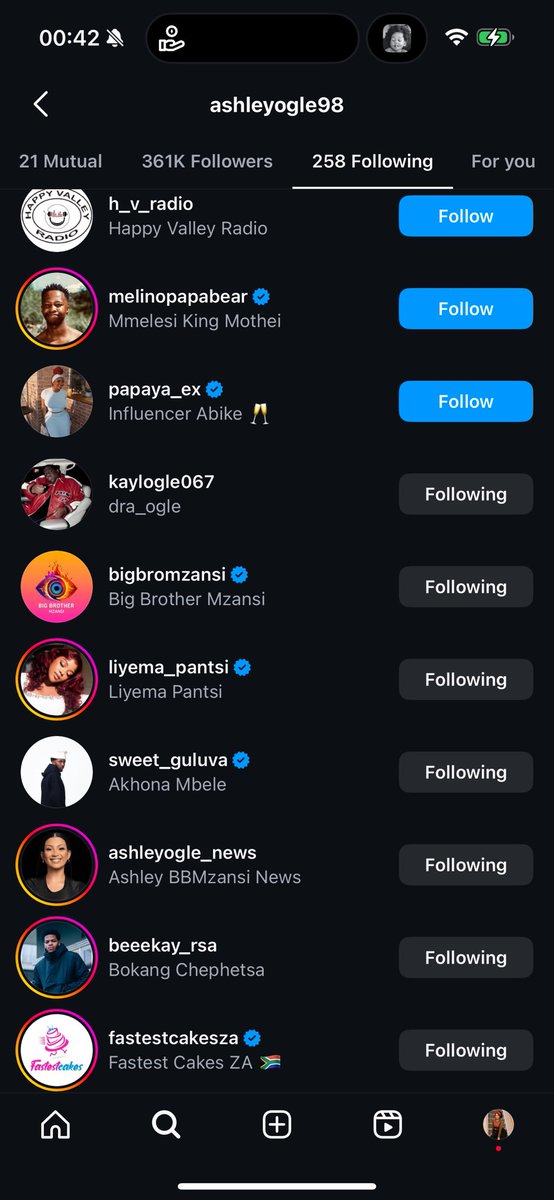NoxBlessing's tweet photo. @TheeAzanian She followed him back guys just now ❤️ https://t.co/DEcYBwao8o