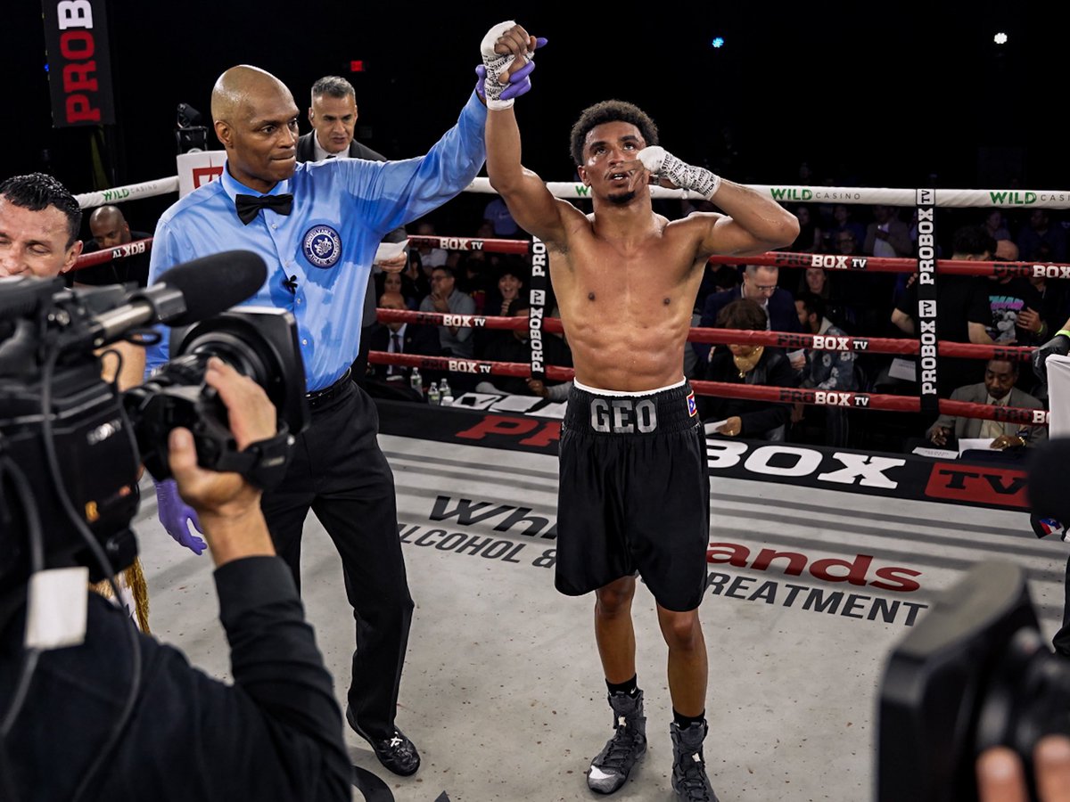 geolaroca's tweet photo. Got the victory VAMOS PUERTO RICO‼️🇵🇷 #boxing #boxeo #PuertoRico #Rocapower https://t.co/RqQO1Sxqic