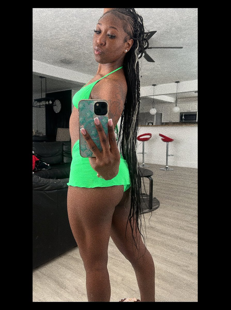 KTheboolest's tweet photo. Damn bae 👀😍 https://t.co/pBuGMDrHol