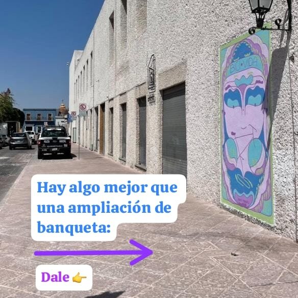 pedaleanda's tweet photo. La buena noticia: ampliaron la banqueta de 16 de septiembre 😃
La mejor noticia: Aún pueden hacerla mas habitable 🌳🪑

Miren cómo cambia la experiencia @qromunicipio 🤗

En la imagen 1 está el mural de @adri_rangelpe
La imagen 2 se la armó nuestro amix @alberto_benavides https://t.co/IFVdc9GdVX
