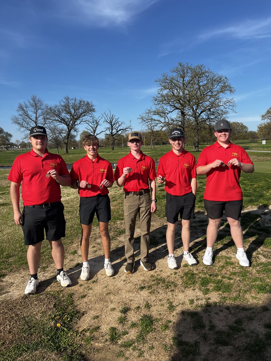 Great day for the Titan golf team. Kanyen Smith 3rd overall and Easton Long 10th overall. Team placed 3rd overall today in the Frontenac invitational.