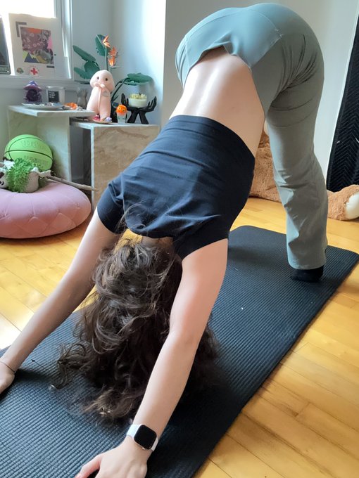 Watch Katt's leaked NSFW photo on TwXstars