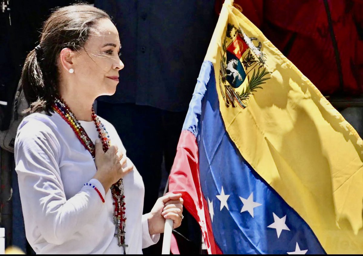 Jhonffonseca's tweet photo. Usted creé que María Corina Machado es la Mejor Líder de la historia de Venezuela 🇻🇪 ? https://t.co/FHJsM4BMIH