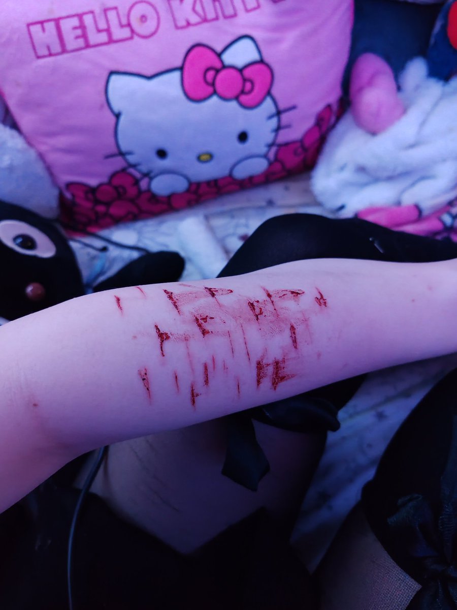 I got bored oops
#shtwt #edtwt #slittwt