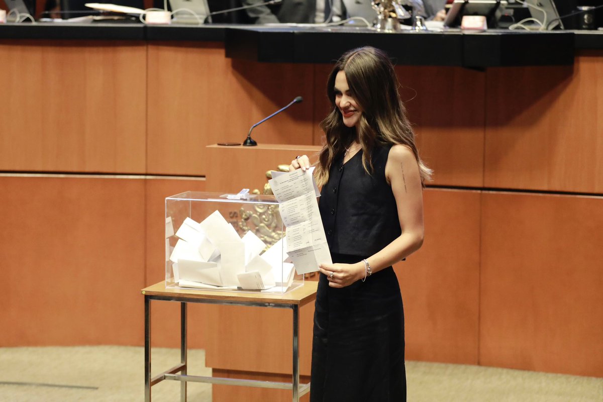 Andrea Chávez tweet media