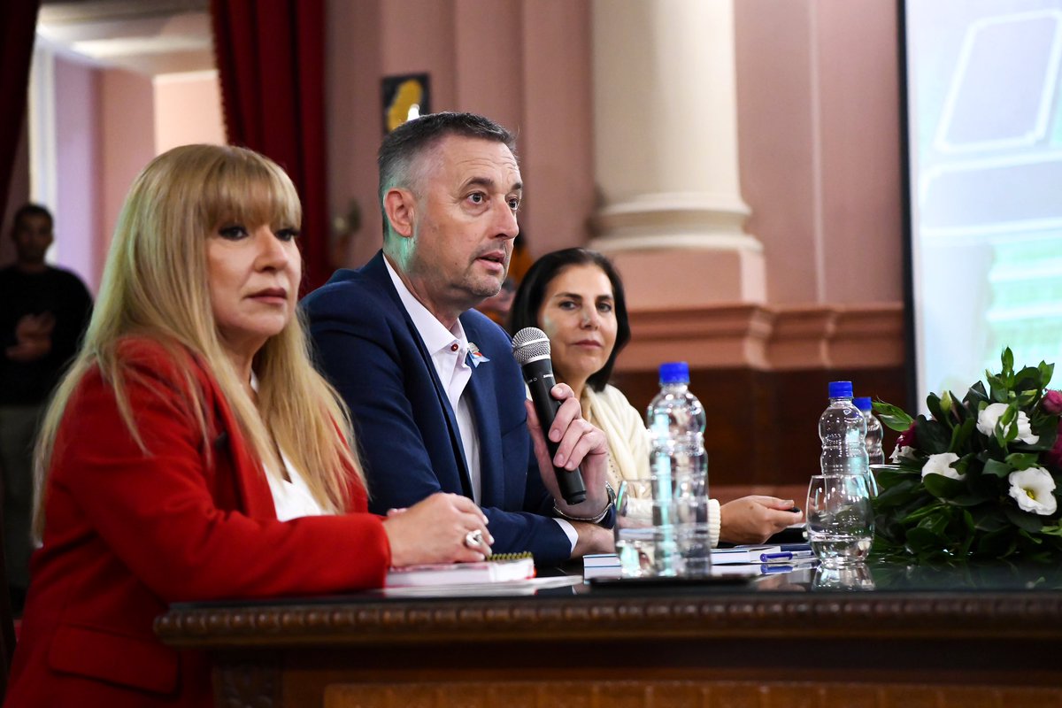 diputadoser's tweet photo. 🏛️| Gobiernos locales 

👉🏻 La Cámara de Diputados llevó adelante una jornada sobre autonomía municipal

📌 En el marco del debate en comisiones de la reforma de la Ley de Municipios, expuso ante los legisladores el docente y exconvencional constituyente Antonio María Hernández. https://t.co/1NR6uatgRw