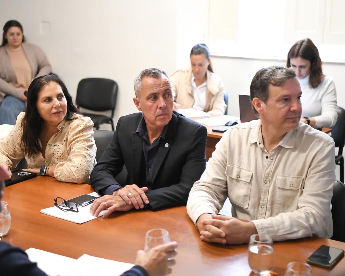 diputadoser's tweet photo. Ambiente 🍃

| La comisión de Recursos Naturales y Ambiente presidida por Juan Manuel Rossi, trató un proyecto de ley que propone incorporar la Reserva Municipal La Chinita, ubicada en Villaguay, al sistema provincial de áreas naturales protegidas 📌 https://t.co/3fIvaeRwns