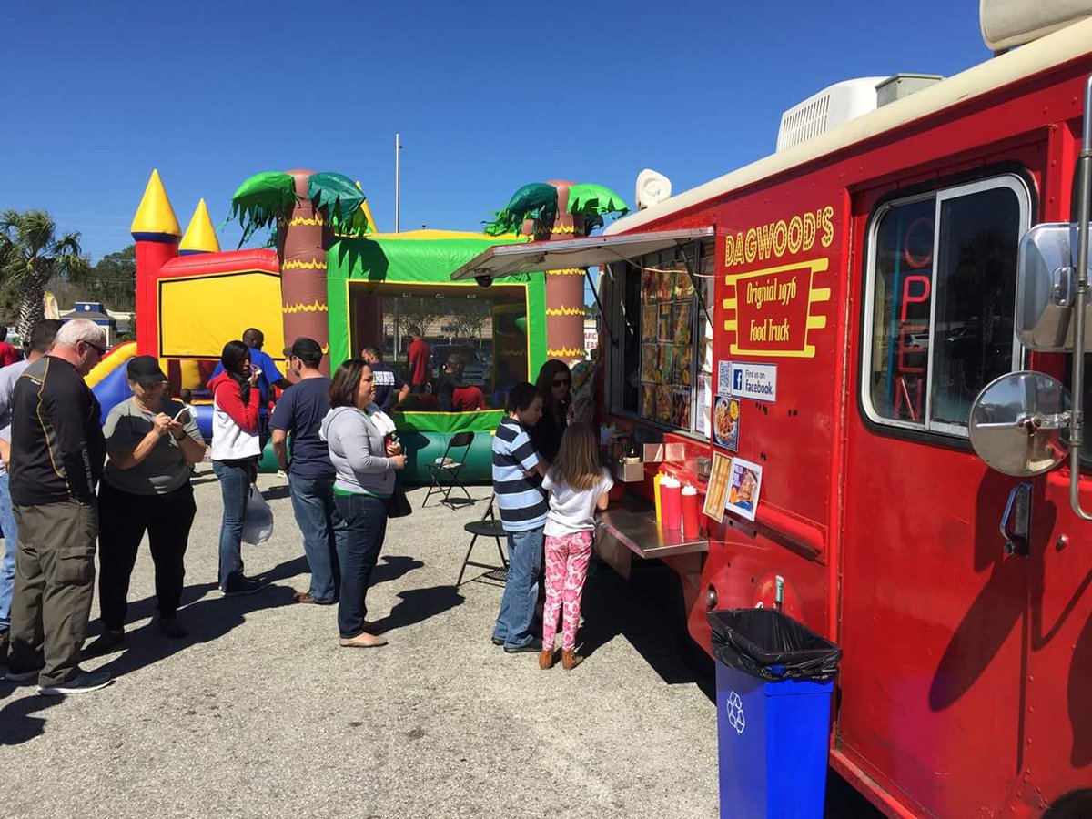 City Council just banned a huge number of food trucks across the city. 

Wiped out popular small businesses. 

America is about free enterprise, and free enterprise just lost. 

Voting against this terrible bill:  Diamond, Boylan, Clark-Murray, Pittman, Gaffney, Johnson, Miller.
