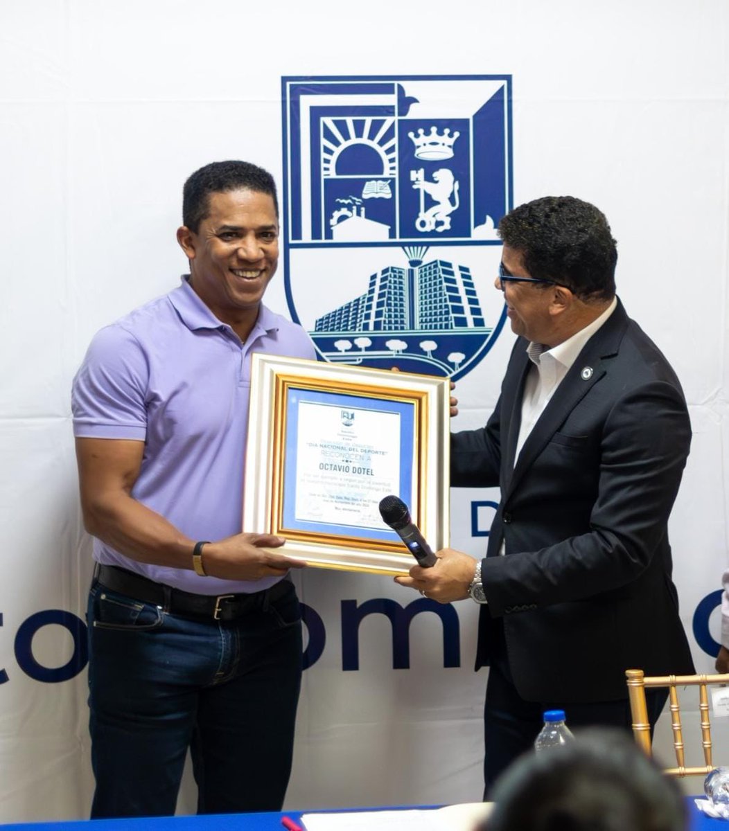 Santo Domingo Este está de luto. Lamentamos la partida de Octavio Dotel, hijo de esta tierra y orgullo del deporte. Nos unimos al dolor de cada familia de nuestro municipio afectada por la tragedia en Jet Set. Oramos por los heridos, por los que esperan y por los que ya no están.