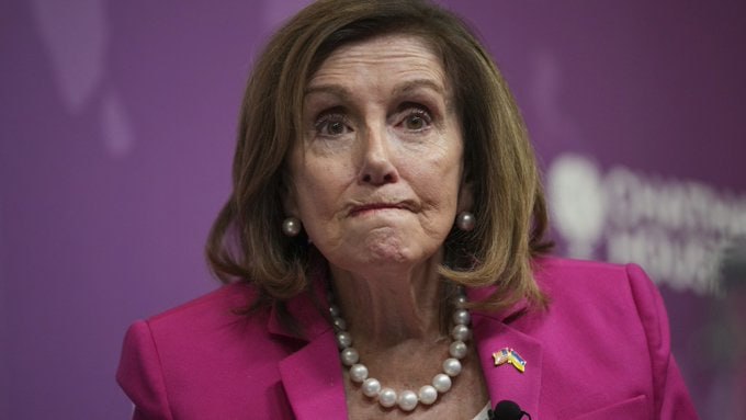 🚨BREAKING: Nancy Pelosi’s annual salary is $174,000.

Her estimated net worth is $240 MILLION.

Should DOGE investigate?

YES or NO?

If Yes, Give me a THUMBS-UP👍!