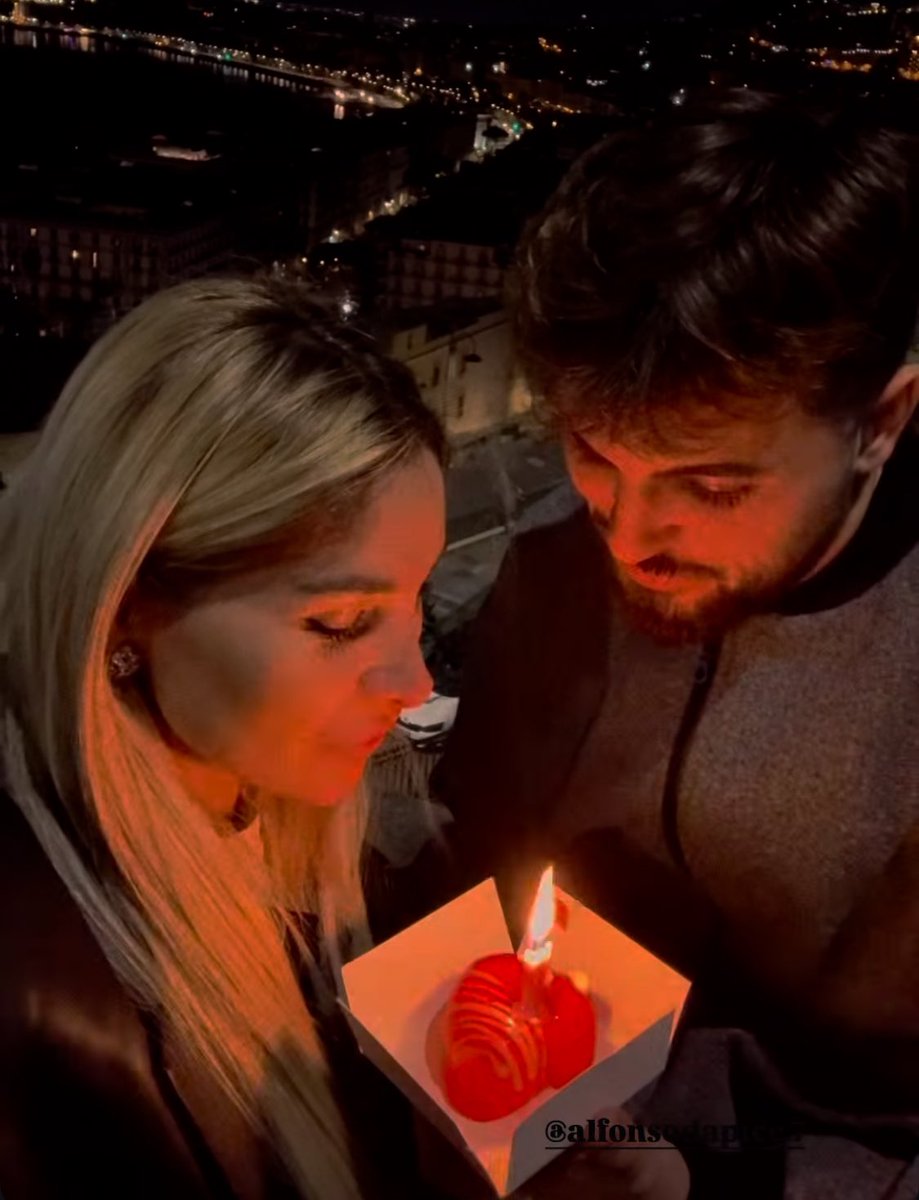 updateschiara's tweet photo. It’s already Chiara’s birthday in Italy! Go send her love messages: https://t.co/2fICoAvrTw | #chialiners #grandefratello https://t.co/K13udnBGCn