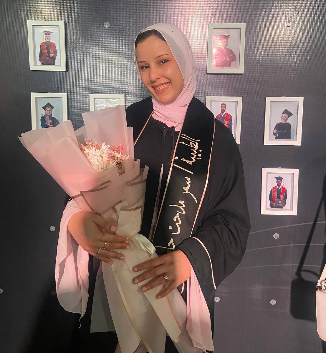 just_sam___'s tweet photo. كان حلم جميل ف خيالنا ..
الحمد لله 💕
#Graduation56 https://t.co/UHhUA4mHeh