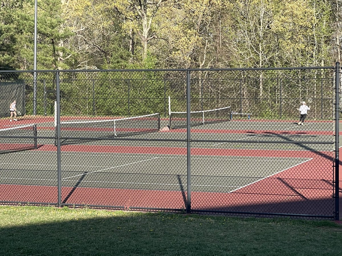 12prgordon's tweet photo. GHS Girls Tennis dropped a tough one 3-6. 
Singles wins: @ 4-Rebekah Meussling 
@ 6- Lilah Usry
Doubles win @ 3: Rebekah &amp; Lilah
@GoochlandSports https://t.co/mAdkqwHB9G
