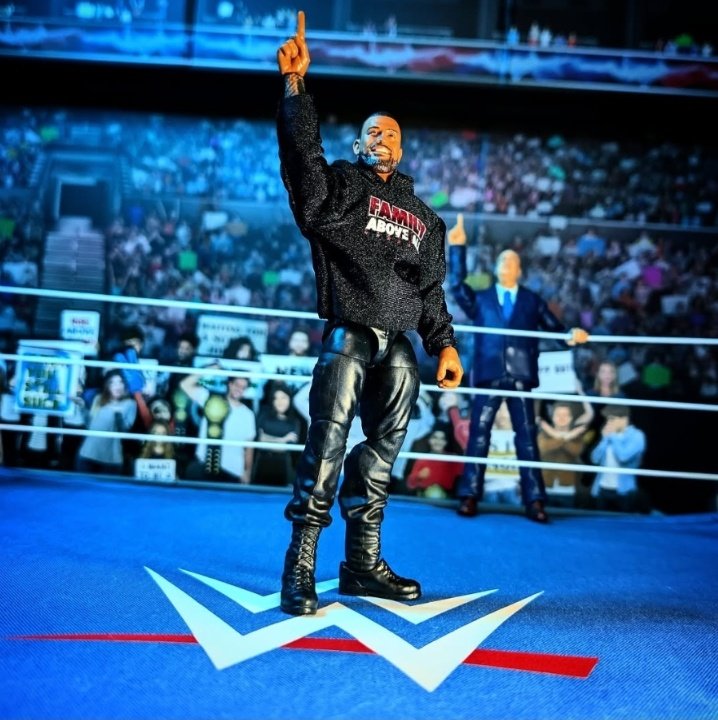 Rngrs_n_Wrstlrs's tweet photo. Family Above All. Elite 117 Roman Reigns @ringsidec ☝️
#wwe #wweelite #wweelitesquad #wweelitecollection #ringsidecollectibles #scratchthatfigureitch #rscmailcall #wweuniverse #smackdown #wweonnetflix #wwemattel #mattel #wweraw #figurephotography #toyphotography https://t.co/kF6bZ5PHRT