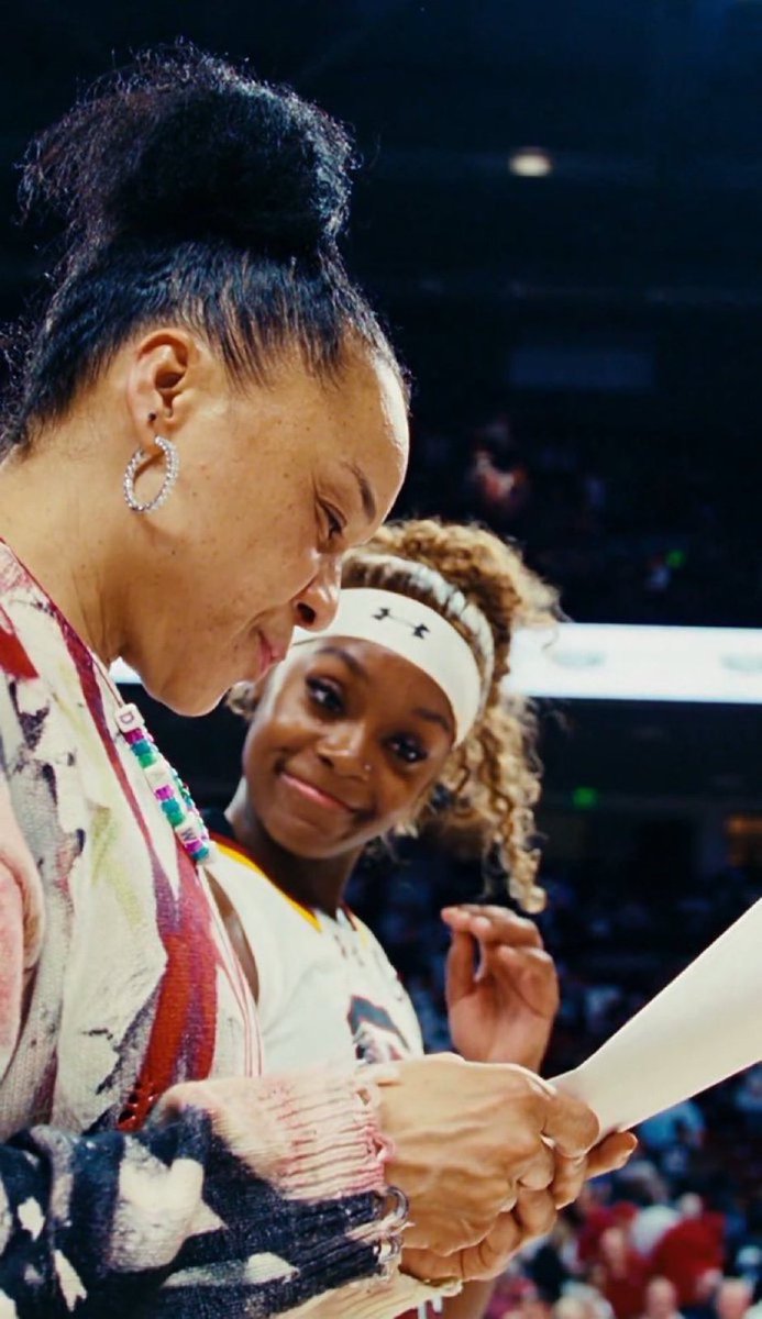 WNBAGamecocks's tweet photo. Big Bird and Dawn are cooking. Just watch. https://t.co/4PkDNEherS