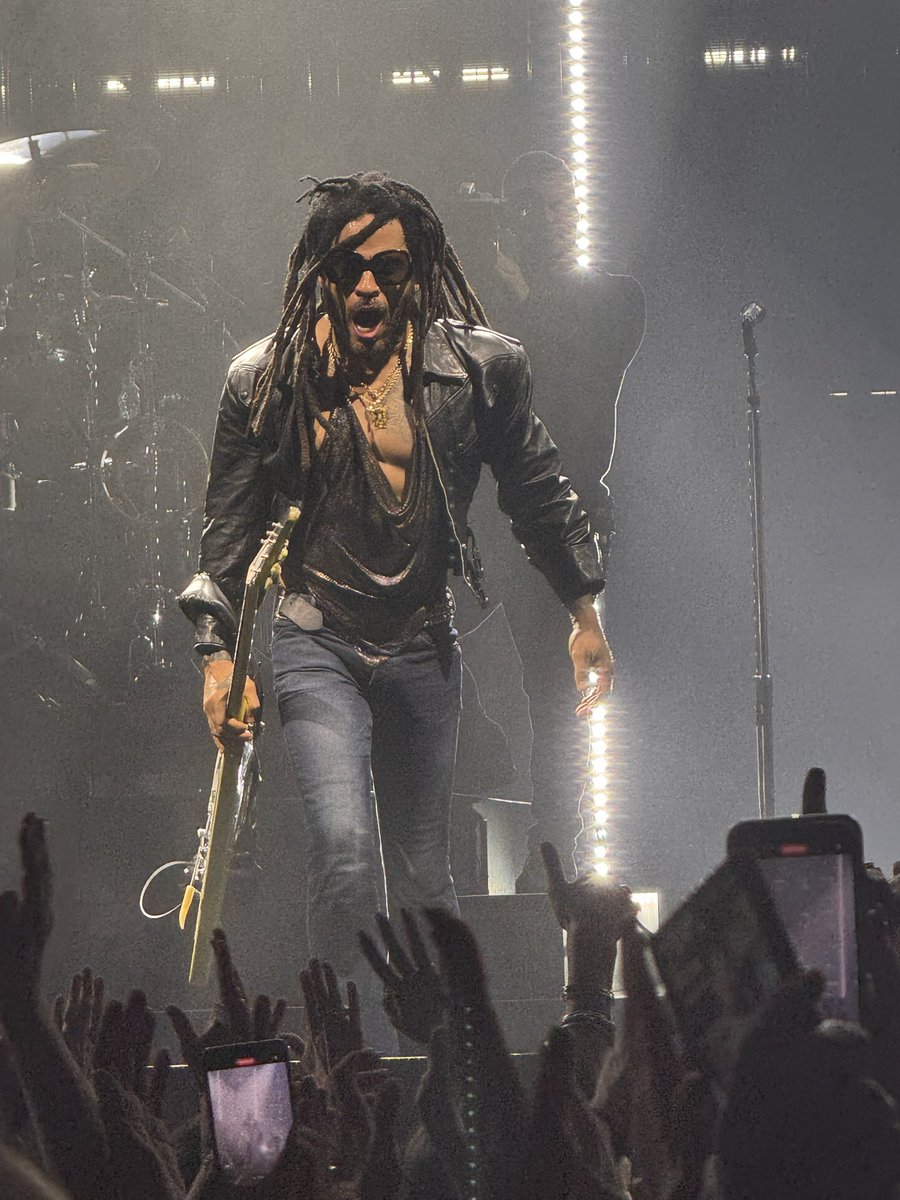 Scoutman (@scoutmanpt) on Twitter photo This just happened !!! Probably one of the best concert we’ve attended in the past 10 years! Me and the miss couldn’t stand still ! Rock is alive and full of funk!!! ! Mr <a href="/LennyKravitz/">Lenny Kravitz</a> … hats off ! Hats off indeed , mate ! This just happened !!! Probably one of the best concert we’ve attended in the past 10 years! Me and the miss couldn’t stand still ! Rock is alive and full of funk!!! ! Mr <a href="/LennyKravitz/">Lenny Kravitz</a> … hats off ! Hats off indeed , mate !
