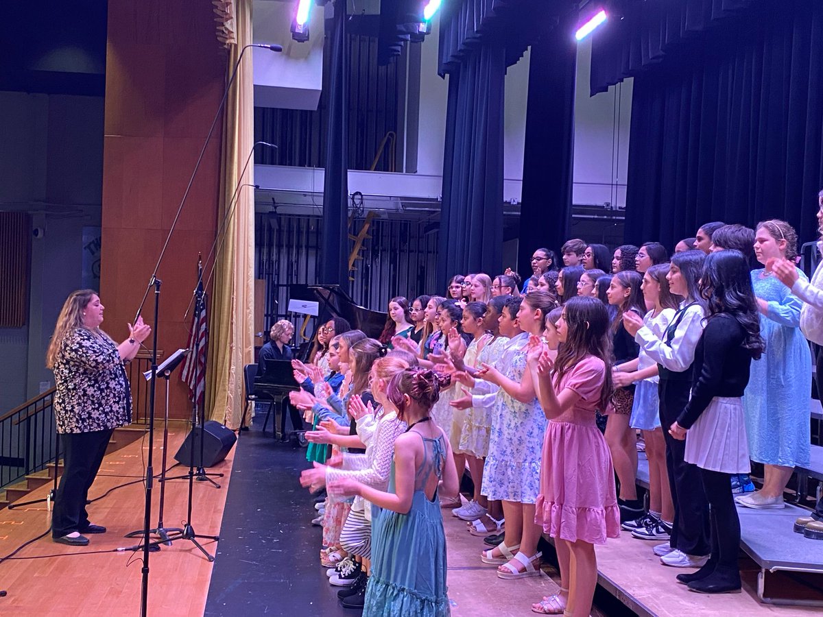 WcsdZephyr's tweet image. Great collaborative night of music!  Steckel, Zephyr, Middle, and High School students put on quite a show at the Voices Across Whitehall Concert!   #ZephyrPride  #WeAreZephyrs  #ZephyrProud