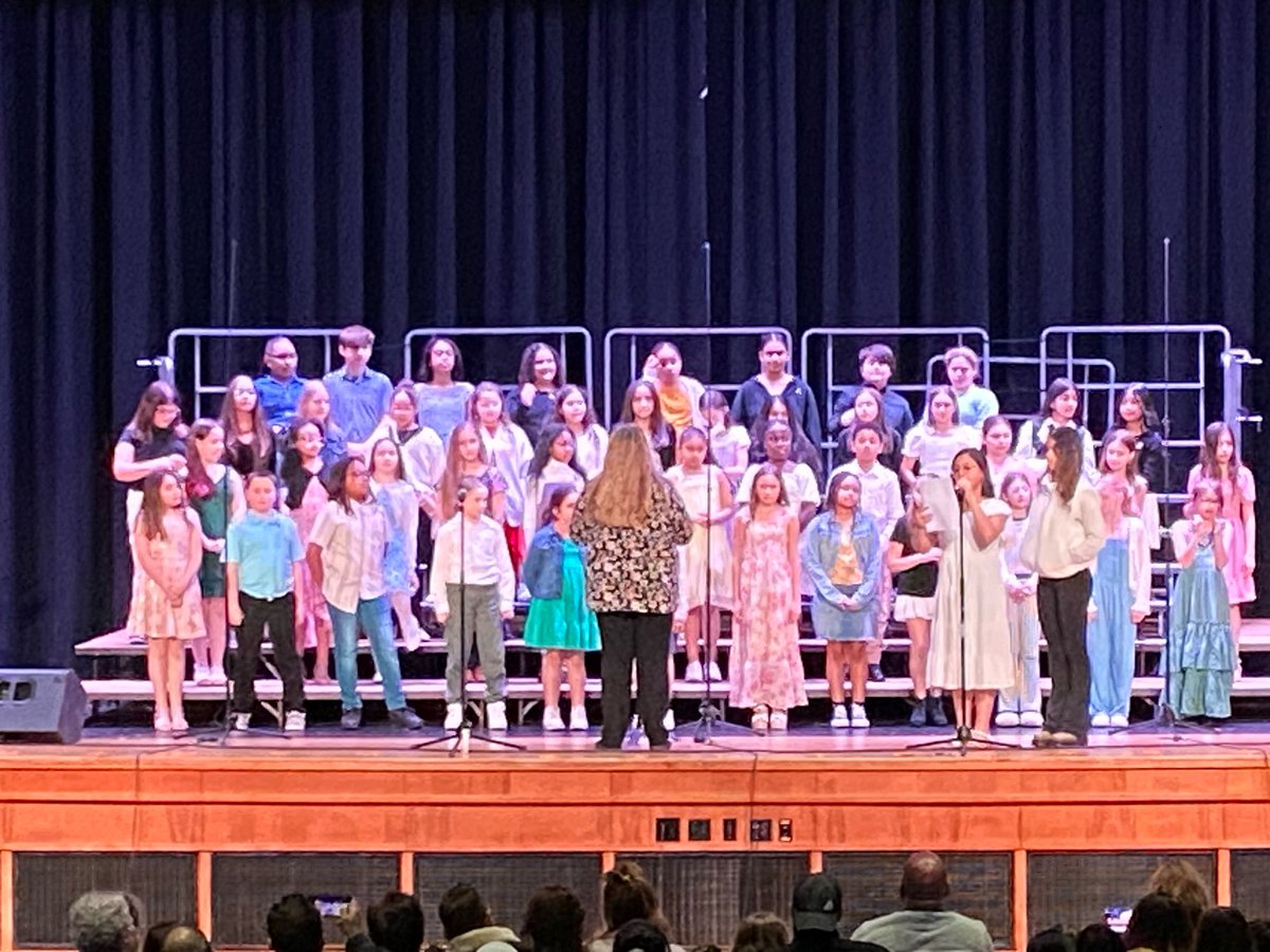 WcsdZephyr's tweet image. Great collaborative night of music!  Steckel, Zephyr, Middle, and High School students put on quite a show at the Voices Across Whitehall Concert!   #ZephyrPride  #WeAreZephyrs  #ZephyrProud