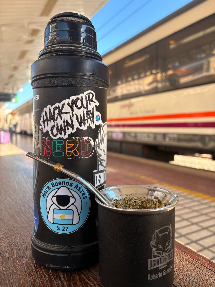 hackbuenosaires's tweet photo. 🔥 No hay como tener un embajador recorriendo el mundo, que te deja bien parado, pero que además promociona a gente que estimamos mucho como #Osintomático y #Nerdearla
 
⭐ Muchas gracias @robedugonzalez  por como nos representas 👏🏼👏🏼👏🏼

#HackBuenosAires #Travel #Mate #Argentina https://t.co/DXpQRDdfb2