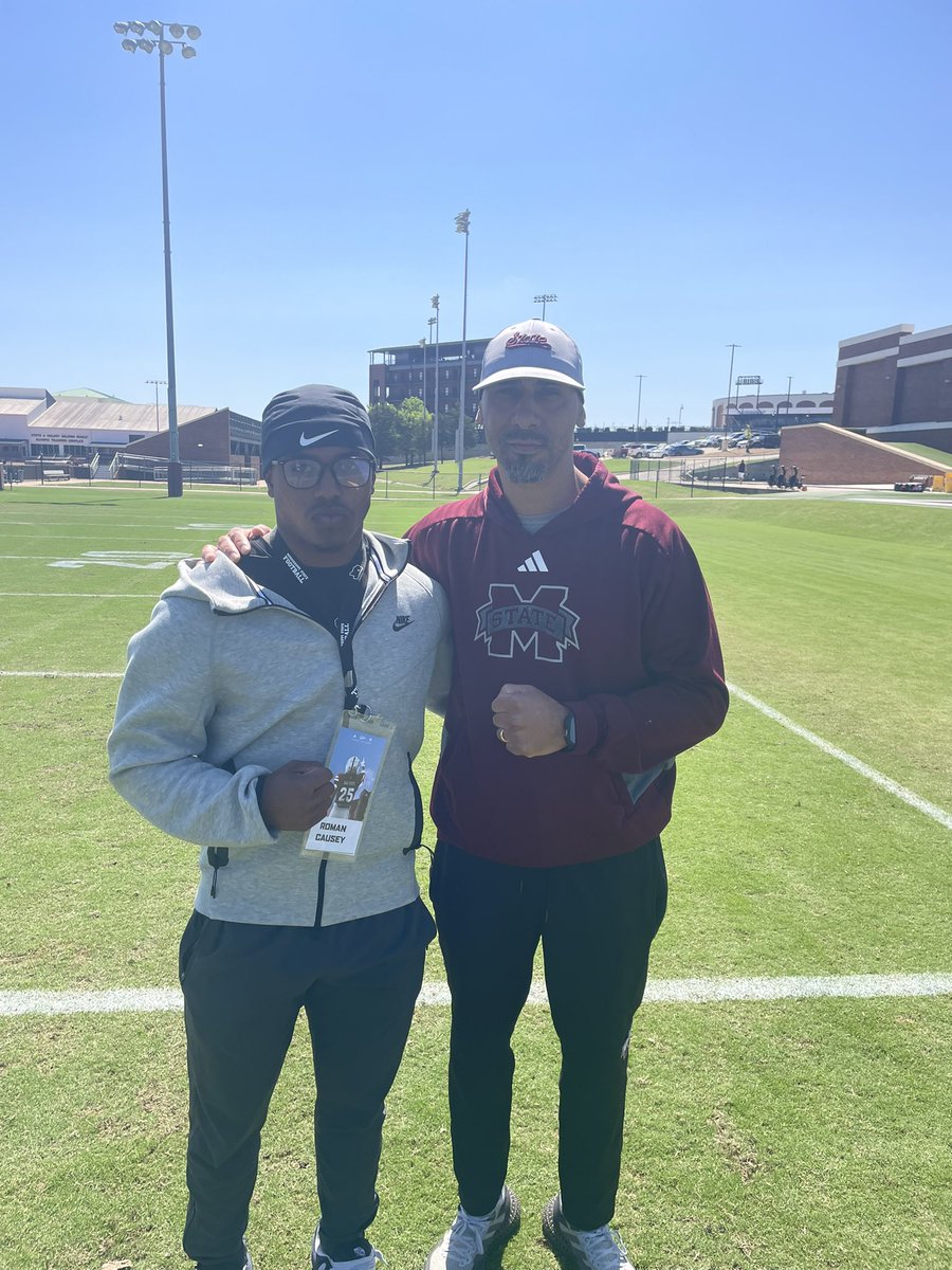 RCausey78542's tweet image. I had a wonderful visit at MSU today. @AnthonyJTucker and @Lee_Wilbanks thanks for having me can’t wait to be back in June
@CoachCausey66 @TrippSumrall
@LawrencHopkins @MacCorleone74
@TDurr92