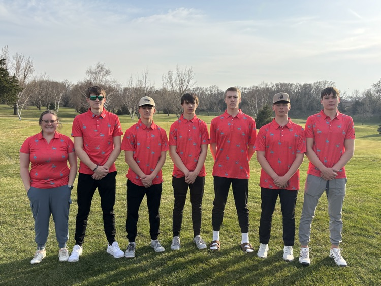 CwcChambers's tweet photo. The Renegades earned themselves a 2nd place finish at the Summerland Quad this afternoon-just 2 strokes behind the leaders!

Top 5 finishers are as follows:
2nd Place: Carter with a 40
4th Place: William with a 41
5th Place: Jasper with a 42 https://t.co/8YyLEXOZFr
