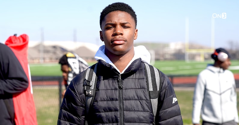 "EJ Holland" (@ejhollandon3) on Twitter photo "Michigan has a lot of good qualities — the education, the facilities, The Big House. It was an eye opener."
<a href="/CoachK_Bryant/">Kadrian Bryant</a>, father of No. 1 ranked QB recruit Kavian Bryant (<a href="/KavianBryant27/">Kavian Bryant</a>), goes in-depth on their weekend visit to Michigan #GoBlue. on3.com/teams/michigan… "Michigan has a lot of good qualities — the education, the facilities, The Big House. It was an eye opener."
<a href="/CoachK_Bryant/">Kadrian Bryant</a>, father of No. 1 ranked QB recruit Kavian Bryant (<a href="/KavianBryant27/">Kavian Bryant</a>), goes in-depth on their weekend visit to Michigan #GoBlue. on3.com/teams/michigan…