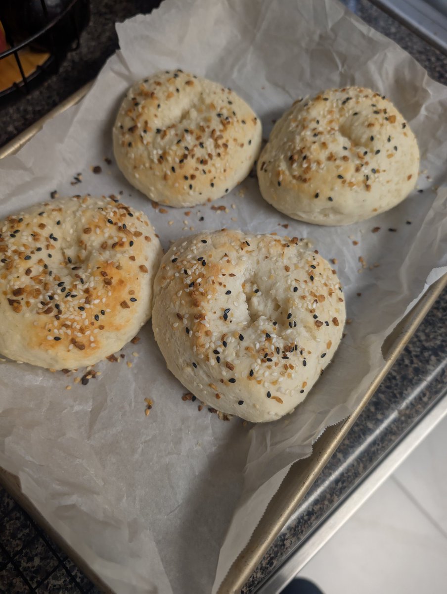 MichelleKBatt's tweet photo. Make the two ingredient bagels
#bake https://t.co/Muc42pz8Fq