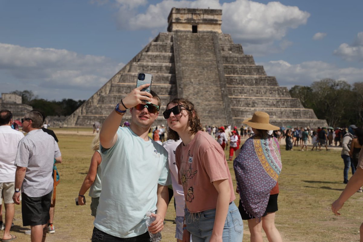 CulturYucatan's tweet image. A nuestros visitantes: Les recordamos que la única página oficial para realizar la compra de entradas a los espectáculos y paradores turísticos de #PatronatoCultur, entre los que se encuentra la zona arqueológica de #ChichénItzá es culturyucatan.com
