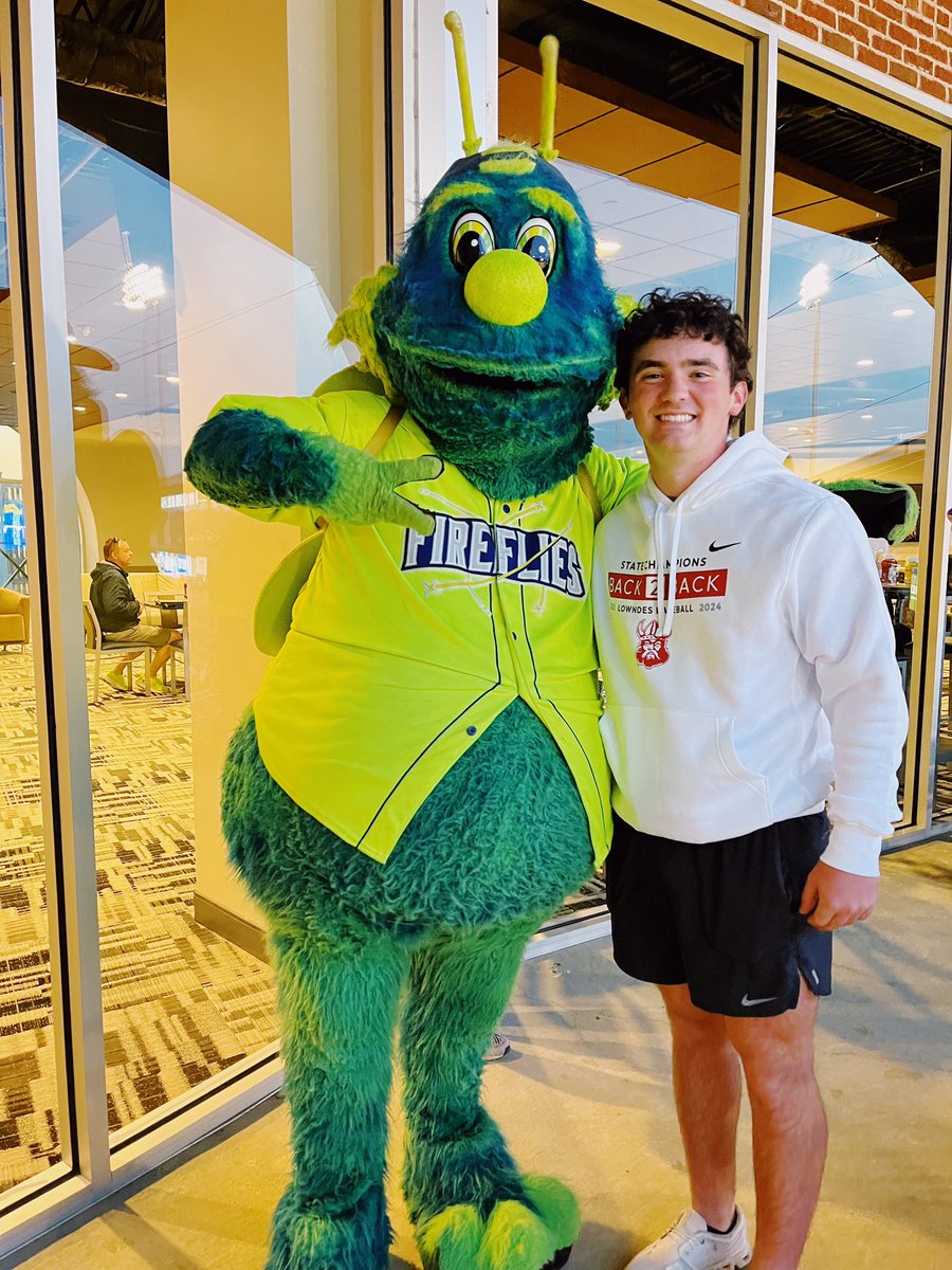 Turning this Georgia boy from a #AugustaGreenJacket fan to a #columbiafireflies fan. #letsglow <a href="/ColaFireflies/">Columbia Fireflies</a> #Bullstreetdistrict #columbia