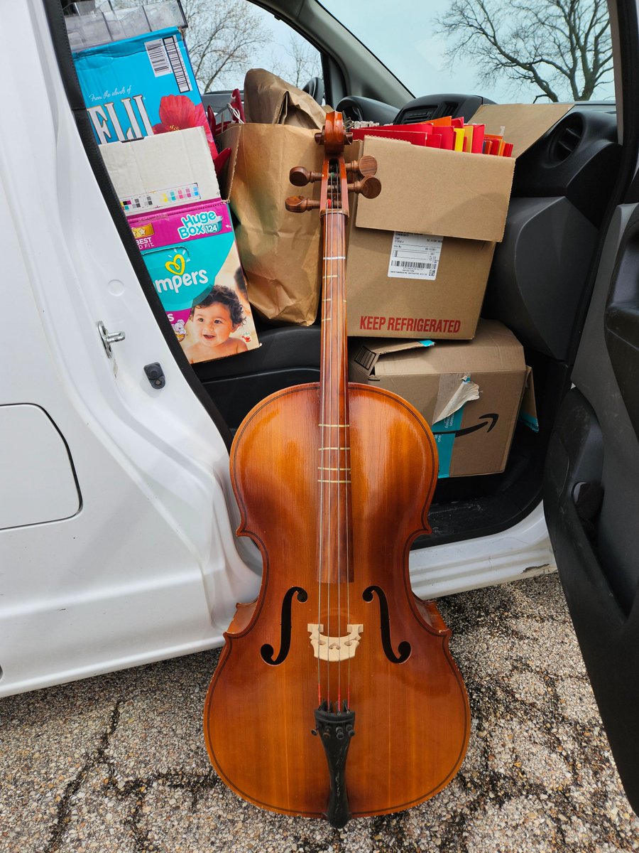 FPDCC's tweet photo. Trash or Treasure? 🗑️
Last weekend’s #TrashBash finds included:
🎮 Guitar Hero controller neck
🎻 A cello
🌶️ Chili pepper lights
🎭 Mannequin parts
Missed it? We’re back April 26, 9AM–12PM @ Dan Ryan Woods! ♻️
Info 👉 https://t.co/pTYwtb4Pby https://t.co/JA7QONiaB4
