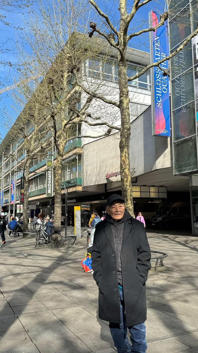 ИХ БАЯР ДОГДЛОЛОО ДУУЛГАЯ: Та бүхний надад өргөсөн сэтгэл тань
Татаад босгосон тэнгэр байлаа

Гүрбазар нь ХБНГ Улсын Франкфурт хотын Нордфест хавдар судлалын төвд 70 гаруй хоног эмчлүүлээд эрүүл эсэн болохын их үзүүрээс атгаад өндийлөө. Босоод ирлээ. 
Мэдээж элэгний хорт хавдар