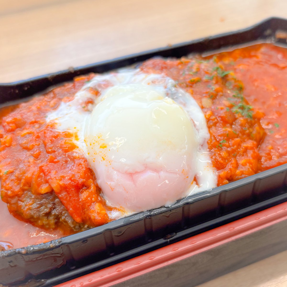 matsuya_foods's tweet photo. 今日は松屋銀座限定
国産黒毛和牛のうまトマハンバーグ頂きます😋
#食べればわかるさ https://t.co/HHngzmnHpa