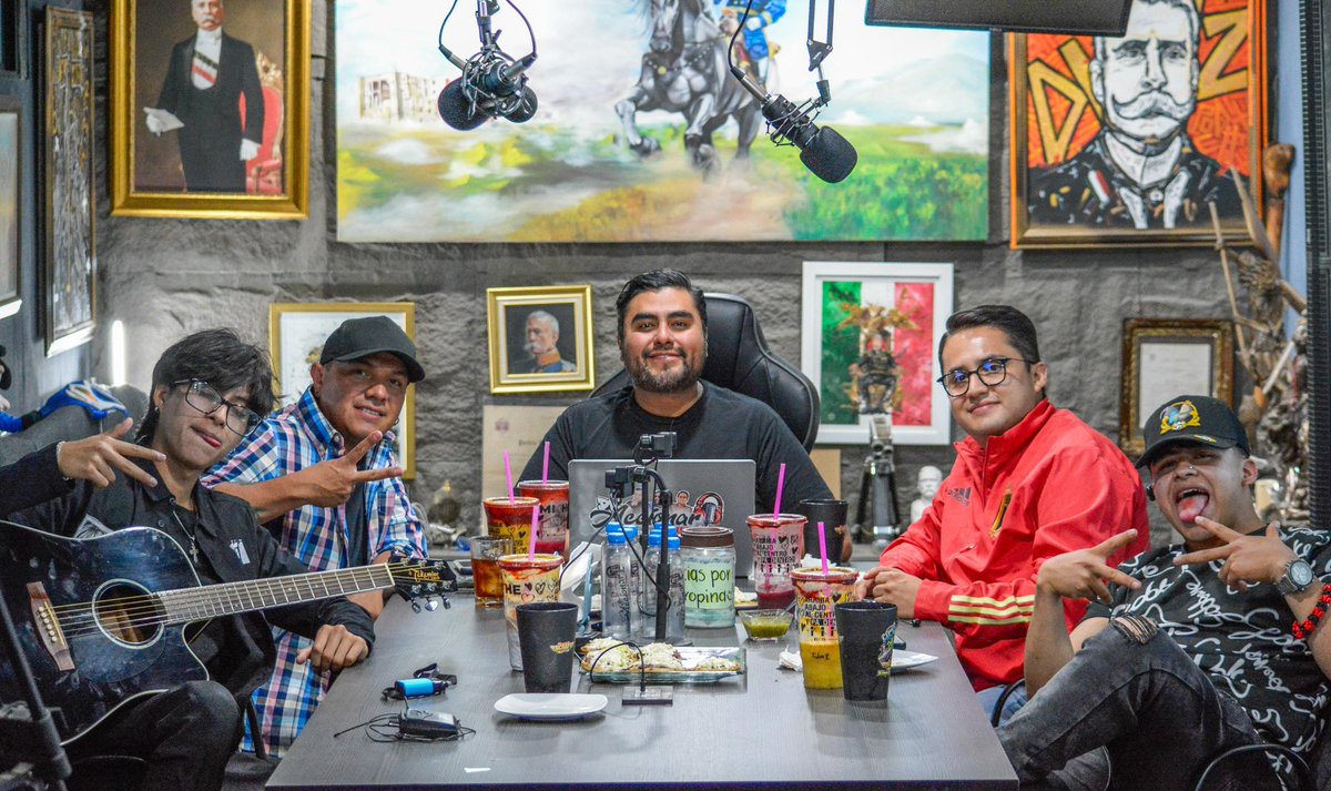 RodPichard0's tweet photo. Hoy en el noveno episodio de “De Accionar” nos pusimos bélicos y recios con nuestros amigos LOS DE LA MEXA

Un episodio lleno de risas, buena vibra y sobre todo, historias reales sobre cómo los jóvenes inician su camino en la música.

Gracias por escucharnos y ser parte https://t.co/ttQadsEI7p