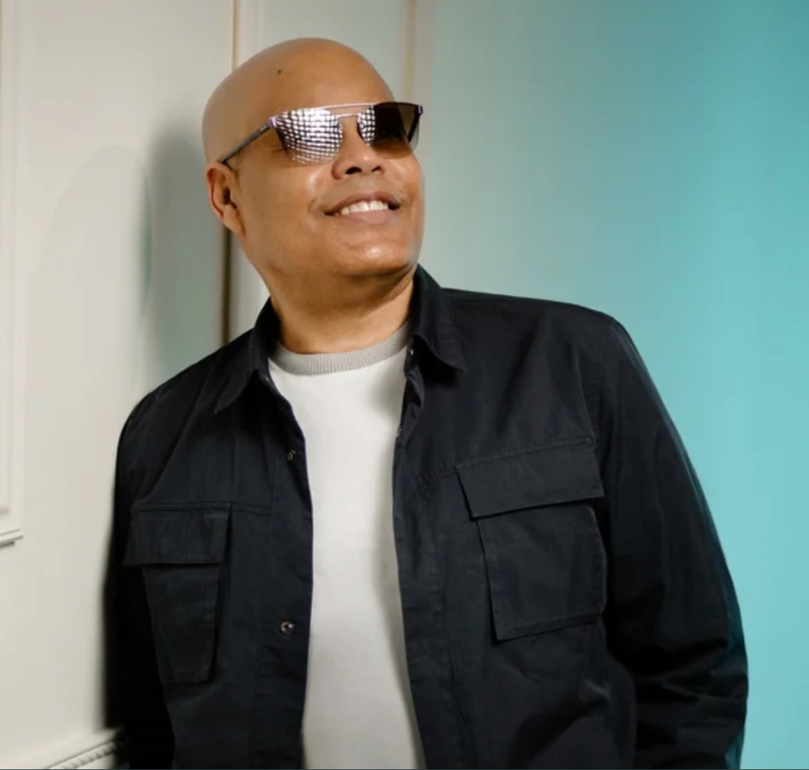 ChichoRodrigue_'s tweet photo. ¡Triste noticia!  A la tragedia ocurrida en la discoteca Jet Set, en República Dominicana, se suma ahora el fallecimiento del gran Rubby Pérez, leyenda del merengue.

Su música marcó la época de muchos. En nuestra adolescencia, sus canciones fueron la banda sonora de tantas historias, tantas fiestas, tantos “agualulos”, como solíamos llamarlos. Fue con sus melodías, que hoy ya no se oyen con la misma frecuencia, que muchos aprendimos a dar nuestros primeros pasos de baile, a enamorarnos, a vivir.

Paz en su tumba, Maestro Rubby Pérez. Y paz también para las familias que hoy lloran la pérdida de sus seres queridos tras la tragedia.