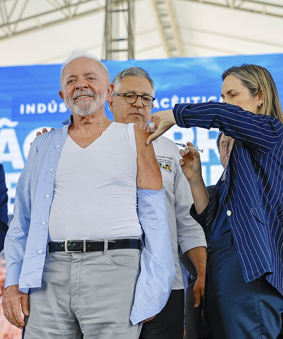 pesquisas_elige's tweet photo. 🚨URGENTE: Em defesa à vida do Presidente @LulaOficial, ameaçada por Parlamentares do Partido Liberal, sigla do ex-presidiário Jair Bolsonaro, peço que escrevam PROTEJAM LULA nos comentários da postagem. Quantas pessoas consigo comentando PROTEJAM LULA?🇧🇷👍😎 https://t.co/aZIiizaA9O