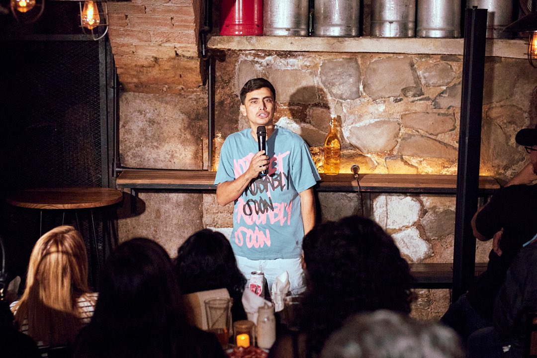 standupgdl's tweet photo. Te presentamosnuestro primer episodio de #RisasDesdeBúnker con @pope_delatorre.

Encuéntralo en las siguientes plataformas:

YOUTUBE ➡️ https://t.co/sGBj5dgP5g

SPOTIFY ➡️ https://t.co/n83LPe0VeC

AMAZON MUSIC ➡️ https://t.co/Nr0haEtEFe https://t.co/2pjhBHF67p