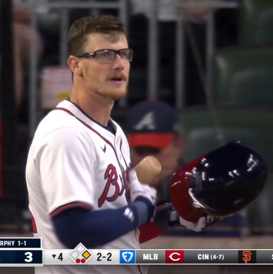 austinrileys's tweet photo. is this what it was like when clark kent put his glasses on https://t.co/jyH4gPzd4z