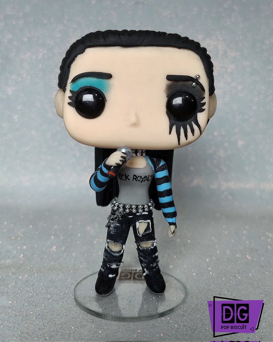 dgpopbiscuit's tweet photo. Peça feita a mão em Biscuit, inspirada na Amy Lee, vocalista da banda Evanescence. 
Todo processo foi feito artesanalmente inspirado no clássico show do Rock Am Ring 2003 https://t.co/7YDArEoZoI