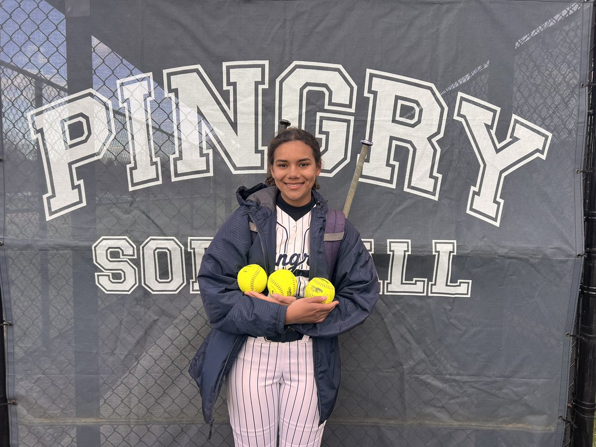 ERoyster26's tweet photo. Went 3 for 4 in Pingry win over Bernards, 3HR and 6 RBIs. @EastCoastFP @SBRRetweets @CoastRecruitsSB @CoastRecruits @ImpactRetweets @IHartFastpitch @SoftballRecruit @sballrecruiting @UntamedSoftball https://t.co/sIdqke2VqU