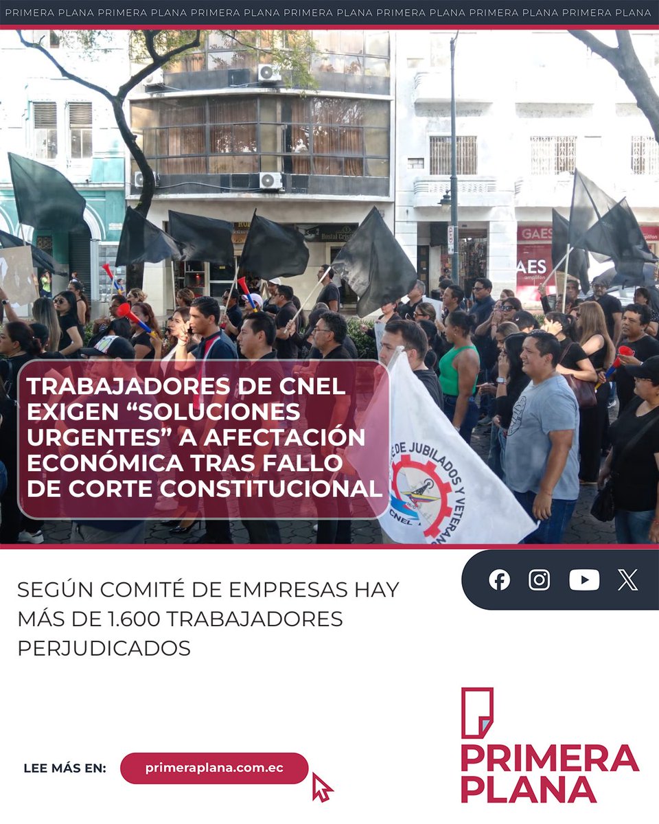 PrimeraPlanaECU's tweet photo. 🔴Trabajadores de la Corporación Nacional de Electricidad (CNEL) realizaron este martes una marcha pacífica en las calles de Guayaquil hasta el Ministerio del Trabajo, para exigir “soluciones definitivas y urgentes” a la afectación económica que sufren tras el fallo de la Corte Constitucional (CC) que los obliga a devolver 79 millones de dólares obtenidos por beneficios de un contrato colectivo.

🔴Un comunicado del Comité de Empresa de los Trabajadores de CNEL calificó de injusta la medida de la CC.

🔴En el texto, alertan que, tras dos meses de espera y diversas mesas de diálogo convocadas, existe una “ausencia de avances tangibles y acciones concretas que mitiguen el impacto económico que enfrentan”.

https://t.co/vjTaGsQe8x