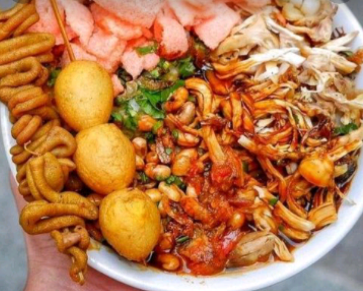 Senurmerah's tweet photo. Area Purwokerto yang mau sarapan bubur tapi males keluar rumah, bisa banget pesan lewat Shopeefood kuy 👉https://t.co/dcEOqqAwTY 

#buburayam #sarapan #purwokerto #purwokertokuliner #sarapanbuburayam #sarapanbubur #buburayamkaranglewas https://t.co/20U42hgkRx