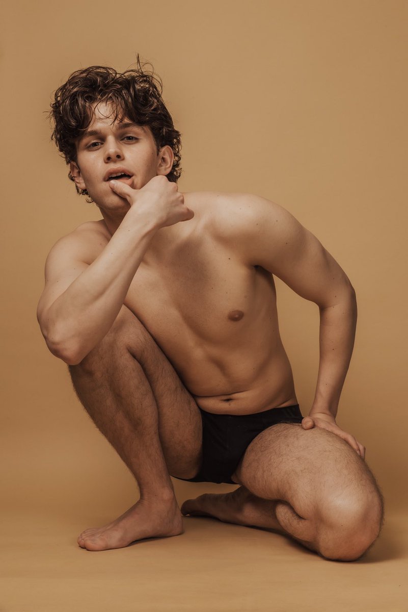 HallCharle12014's tweet image. twitter gets it first 
#mlm #model