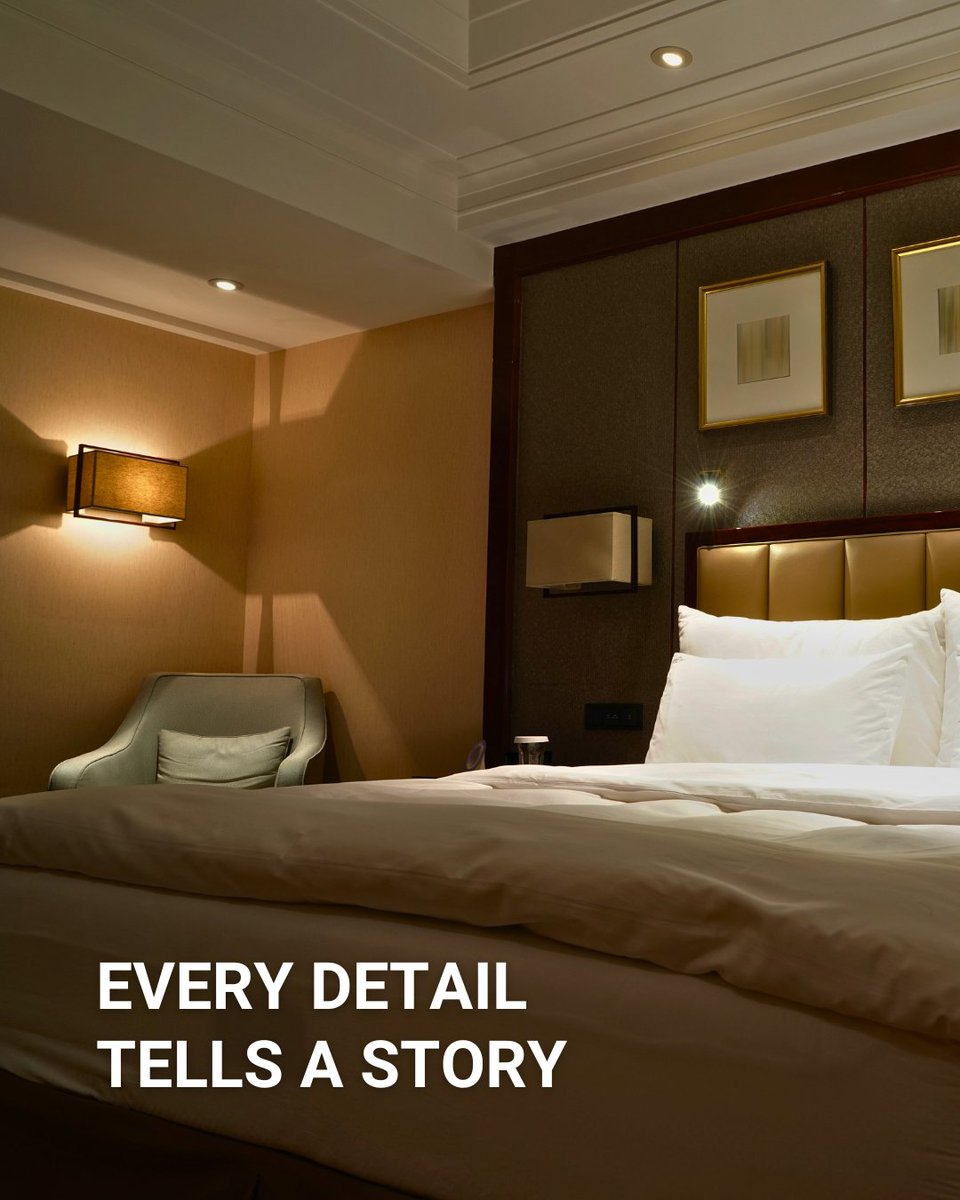 FrontDeskSupply's tweet photo. Some spaces are unforgettable. Thoughtful design elements like statement signage, warm lighting, and branded details create an experience guests want to capture and share. From a styled nightstand to personalized touches, the right atmosphere leaves a lasting impression. https://t.co/f93JlsOFDu