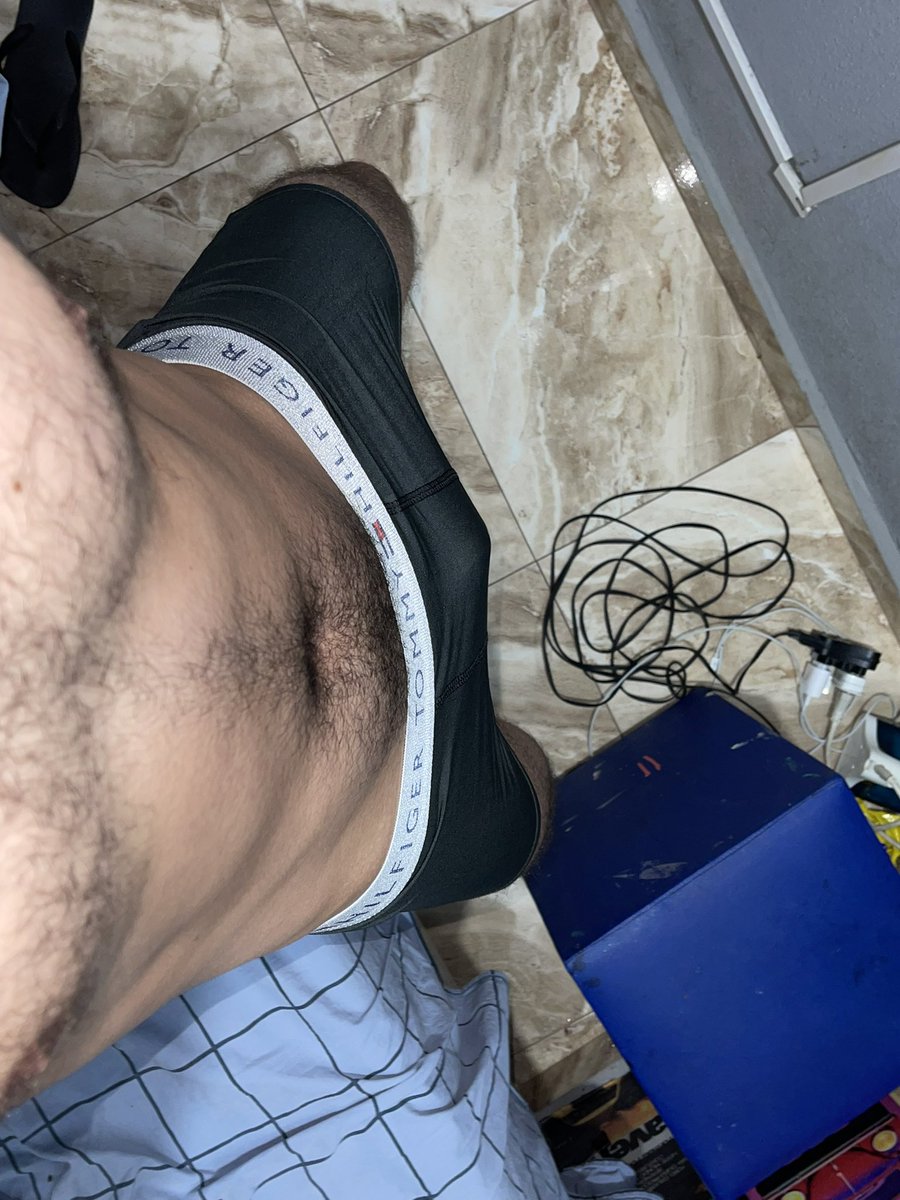pedraodazl's tweet photo. alguém vem tirar com a boca? https://t.co/atOkLWIM9s