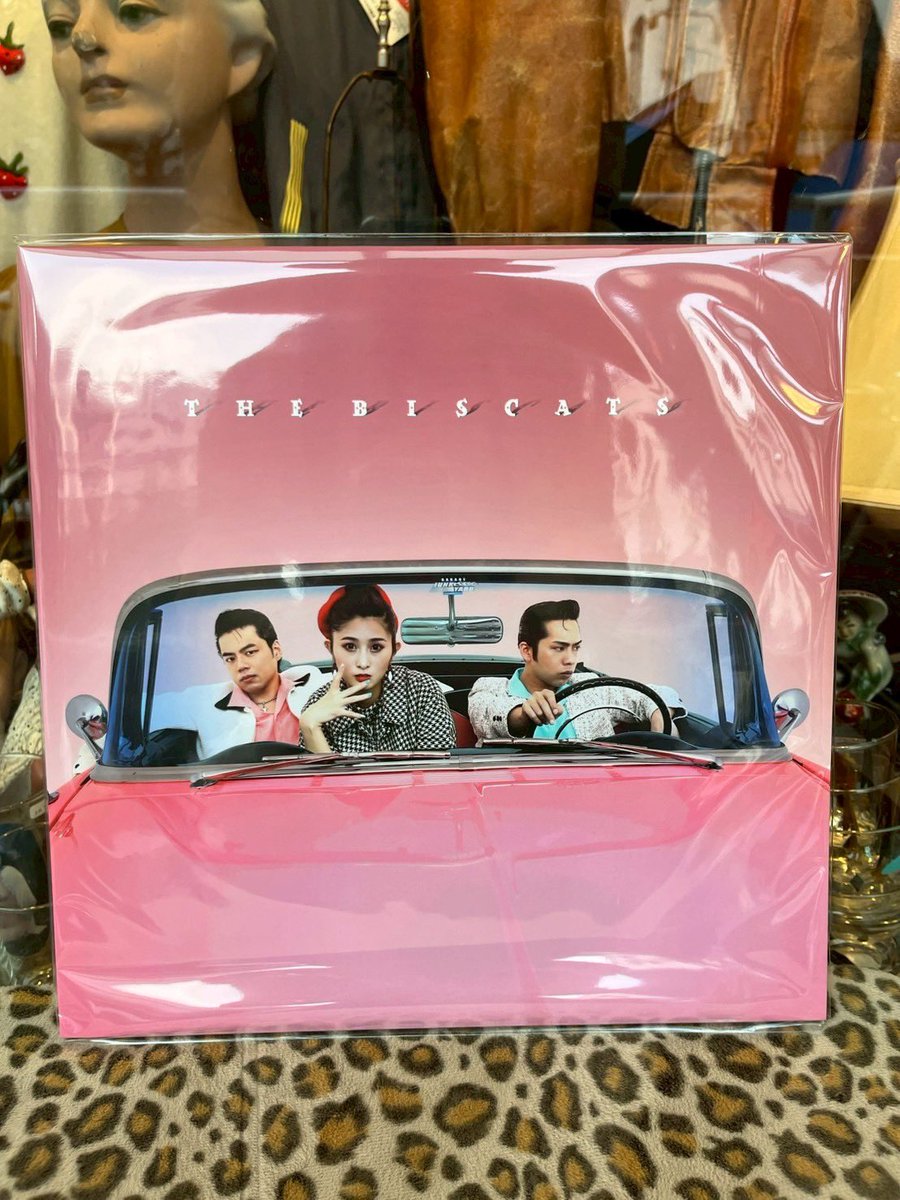 Harajuku_Jacks's tweet photo. The Biscatsのアナログ盤12インチレコードが発売です❗️
ベスト盤CDやPV集Blu-rayらも再入荷❗️
店頭販売は本日4/9水曜日12時より‼️
通販サイトは明日掲載👇
https://t.co/Fuw4jKagip
問info@jacks.jp
#Bisdcats #ビスキャッツ
#青野美沙稀 #MisakiAono #原宿ジャックス #JumpinJacks https://t.co/vibZpm3bmi